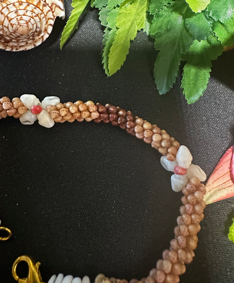 Kaua'i Multi-colored Kahelelani Shell with Ni'ihau Flower Poepoe Style 7 1/4" Bracelet