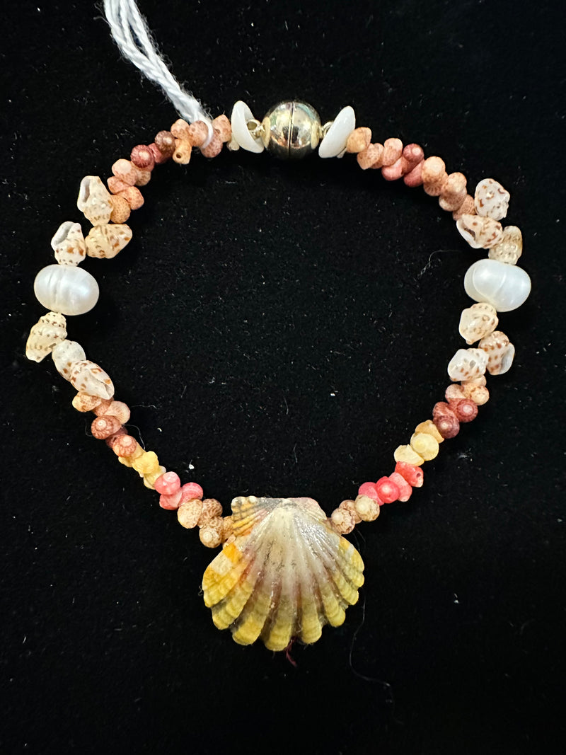 Ni'ihau & Kaua'i Momi, Kahelelani, Kaua'i Moonrise Shell, Puka Shells & Fresh Water Pearls Bracelet