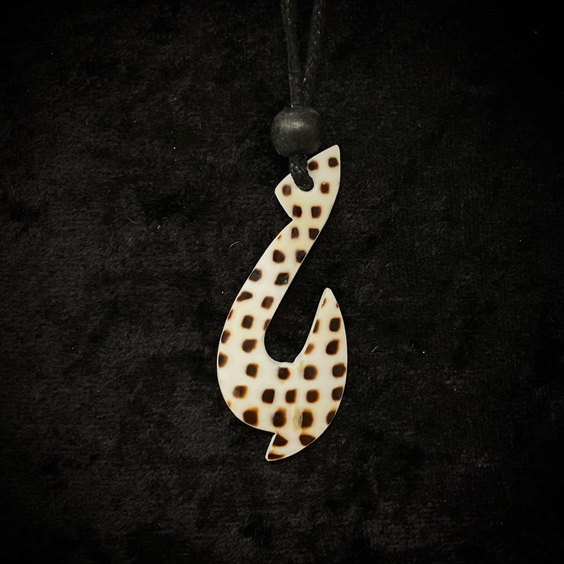 Carved Leopard Cone Shell Fish Hook with 1 Black Wooden Bead