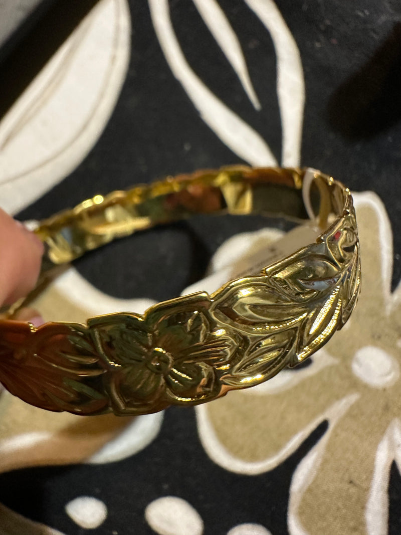 Hawaiian Heirloom Scalloped Bracelet