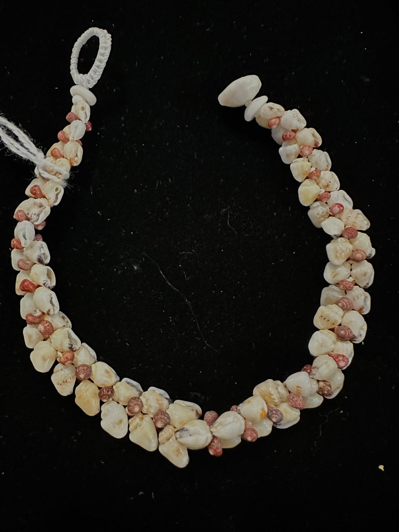 Ni'ihau and Kaua'i Momi Shells with multi-colored Kahelelani Shells Heleconia Style 8" Bracelet