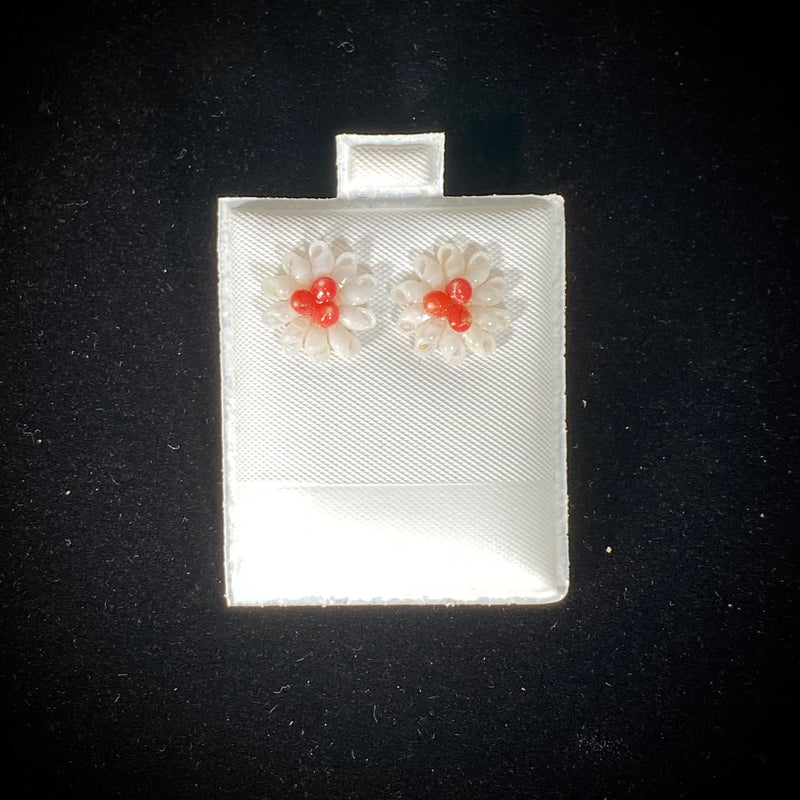 Ni'ihau Tiny Rice and Kahelelani 'Ula'ula Shell Flower Earrings