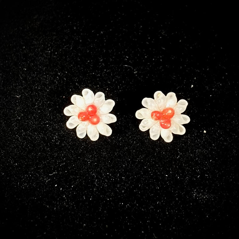 Ni'ihau Tiny Rice and Kahelelani 'Ula'ula Shell Flower Earrings