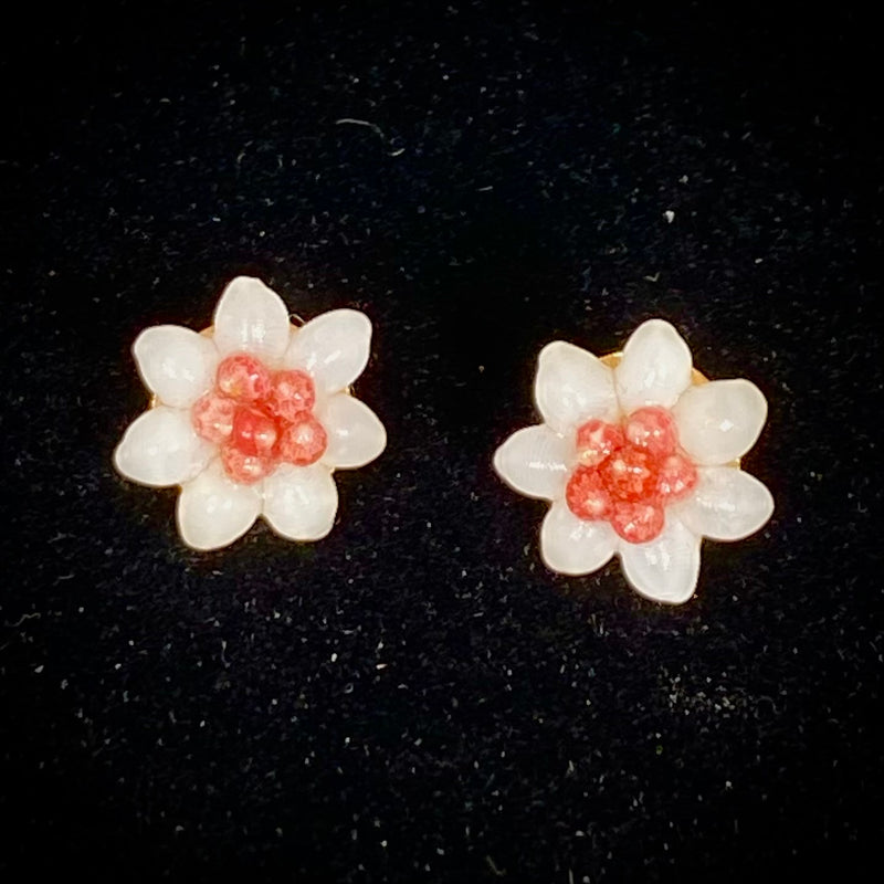 Ni'ihau Kahelelani ‘Ākala Pua and White Trivia Oryza Shell Flower Earrings
