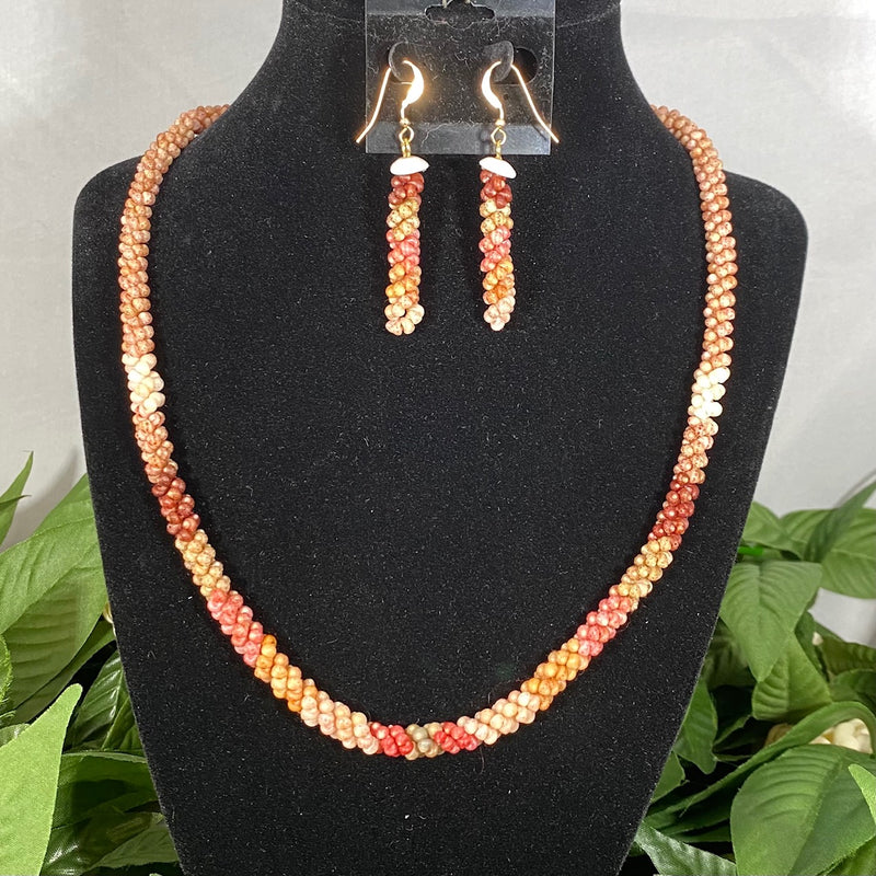 Kaua'i multi-colored Kahelelani Shell Poepoe Style Lei