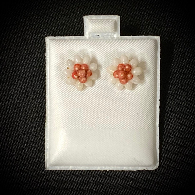Ni'ihau Kahelelani ‘Ula‘ula and White Trivia Oryza Shell Flower Earrings