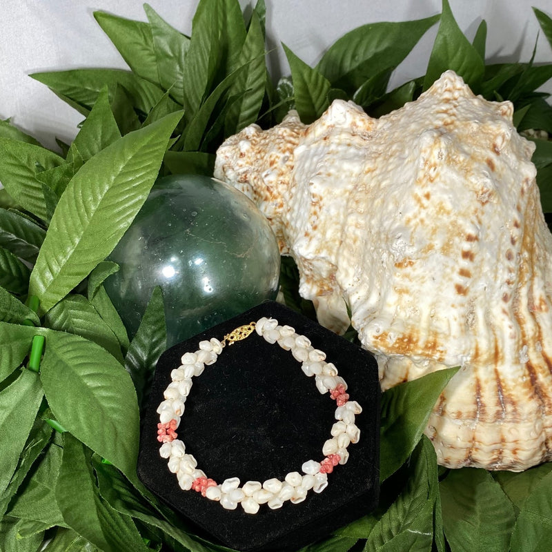 Ni'ihau Roselani White Momi and Kahelelani ‘Ākala Pua Shell Kipona Style 7.5" Bracelet