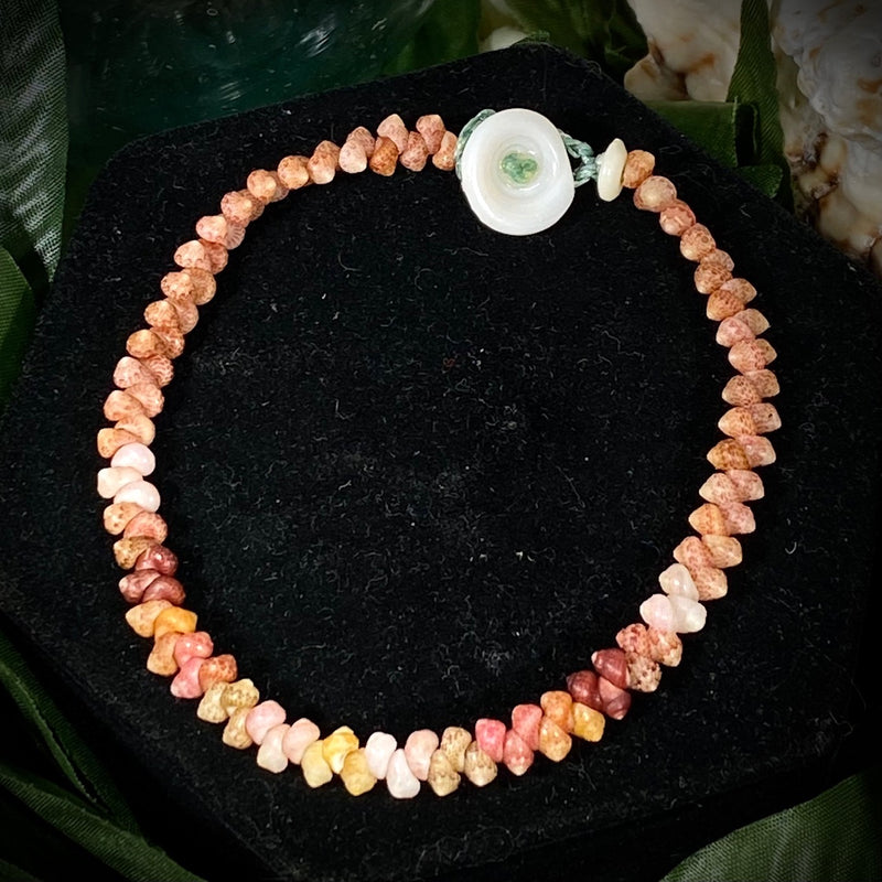 Kauaʻi multi-colored Kahelelani Shell 7-1/4" Herring Bone Style Bracelet