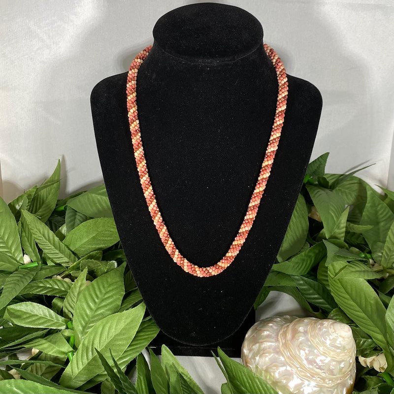 Ni'ihau multi-colored Kahelelani Shell Poepoe Style Lei