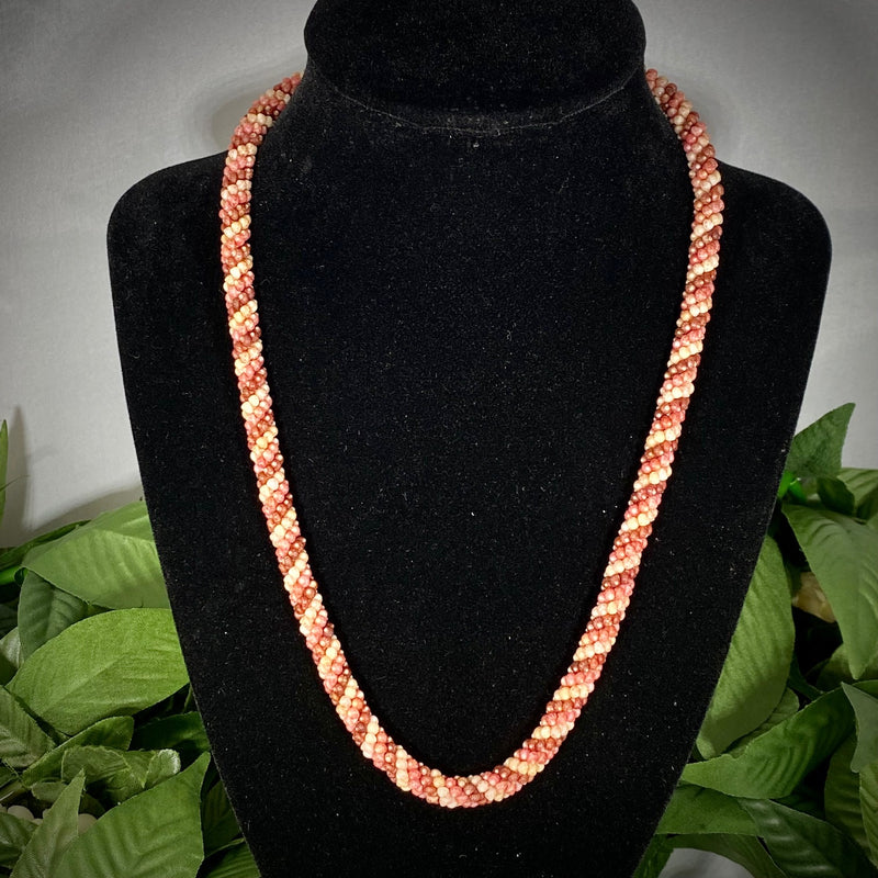 Ni'ihau multi-colored Kahelelani Shell Poepoe Style Lei