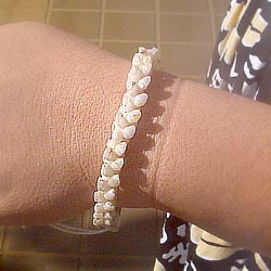 Ni'ihau Momi Shell Pikake Style 9" Bracelet